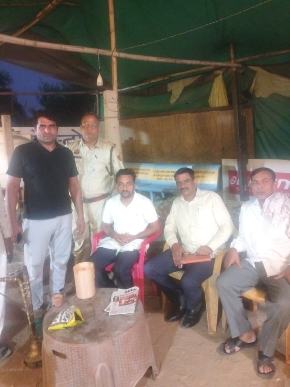 खाटू श्याम में मिला जिला पार्षद झज्जर पुलिस के साथ। खाटू श्याम में मिला जिला पार्षद झज्जर पुलिस के साथ।