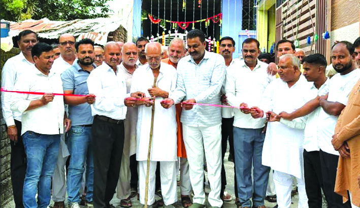 इंटरलॉकिंग टाइल सड़कों का हुआ उद्घाटन इंटरलॉकिंग टाइल सड़कों का हुआ उद्घाटन