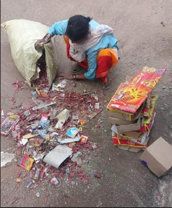 दीपावली पर्व पर भोपाल में सफाई मित्रों ने एकत्र किया 20 टन से अधिक कचरा दीपावली पर्व पर भोपाल में सफाई मित्रों ने एकत्र किया 20 टन से अधिक कचरा