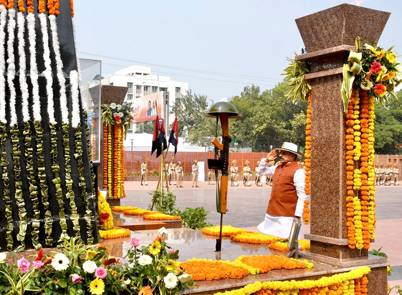 भोपाल के लाल परेड ग्राउंड शहीद स्मारक प्रांगण में आयोजित कार्यक्रम भोपाल के लाल परेड ग्राउंड शहीद स्मारक प्रांगण में आयोजित कार्यक्रम