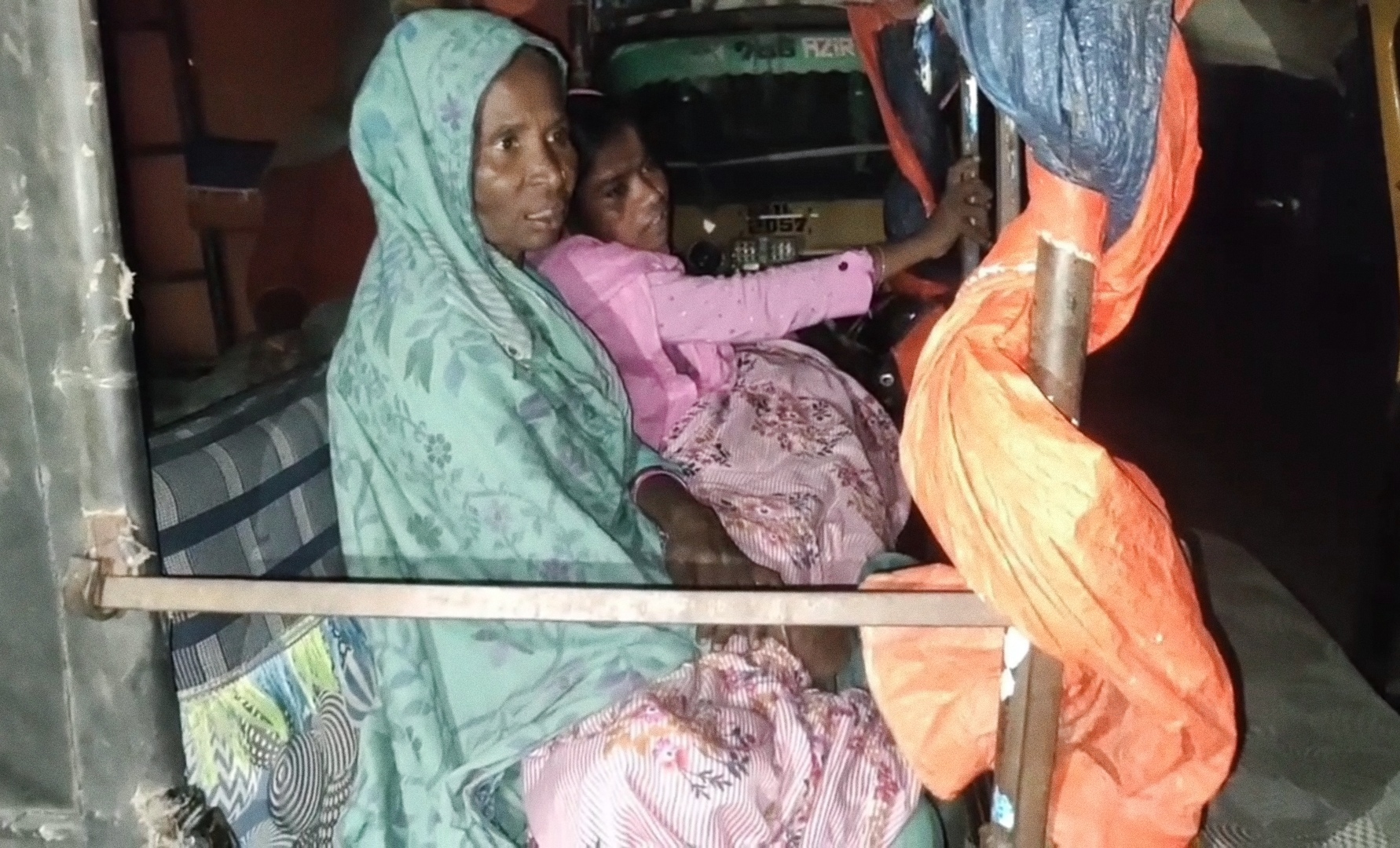 Araria Photo: Relatives in hospital Araria Photo: Relatives in hospital