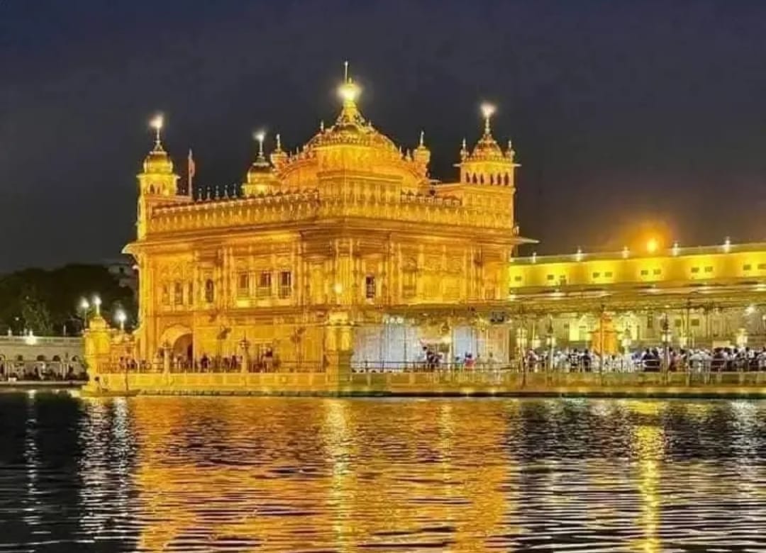 दीपावली के दाैरान दरबार साहिब का आलाैकिक दृश्य
