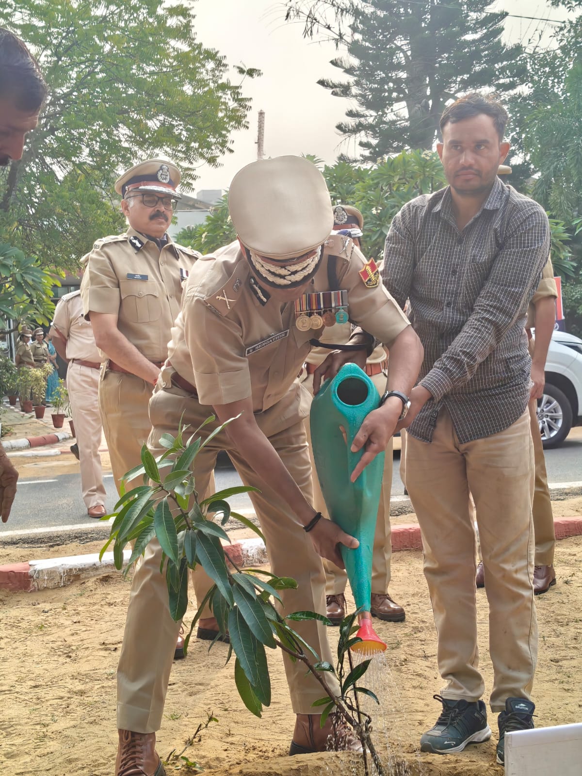 शौर्य को सलाम, जीवन को दान: रक्तदान और पौधारोपण से शहीदों को नमन