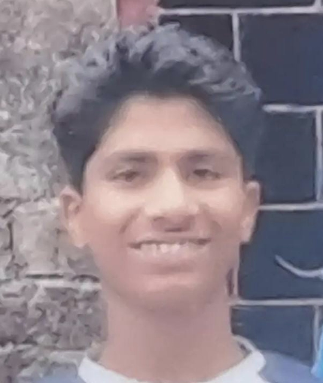 झालर उतारते समय करंट लगने से युवक की मौत झालर उतारते समय करंट लगने से युवक की मौत