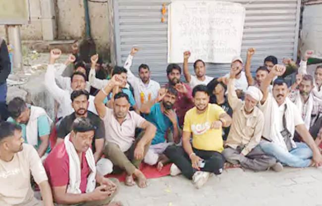 सोनीपत सफाई धरने पर बैठे हुए सोनीपत सफाई धरने पर बैठे हुए