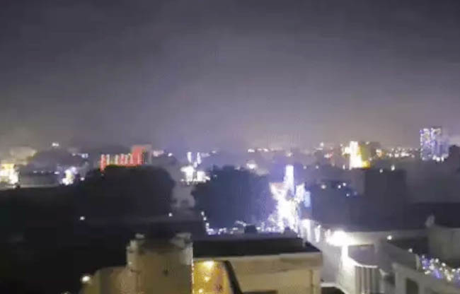 सोनीपत रात को प्रदूषण की धुंध सोनीपत रात को प्रदूषण की धुंध