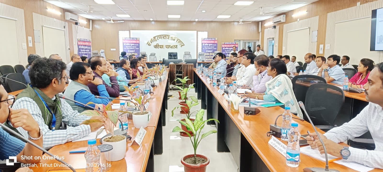 चुनाव को लेकर सामान्य एवं पुलिस  के साथ बैठक में निर्वाचन  की तैयारियों की हुई  समीक्षा। चुनाव को लेकर सामान्य एवं पुलिस  के साथ बैठक में निर्वाचन  की तैयारियों की हुई  समीक्षा।