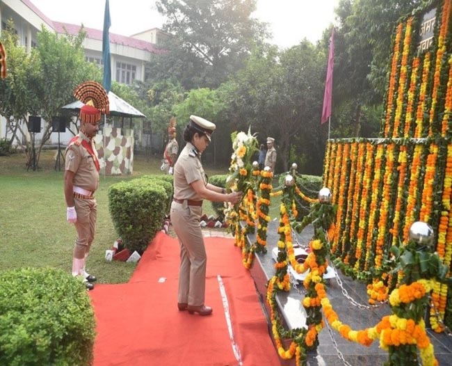 शहीदों को श्रद्धांजलि