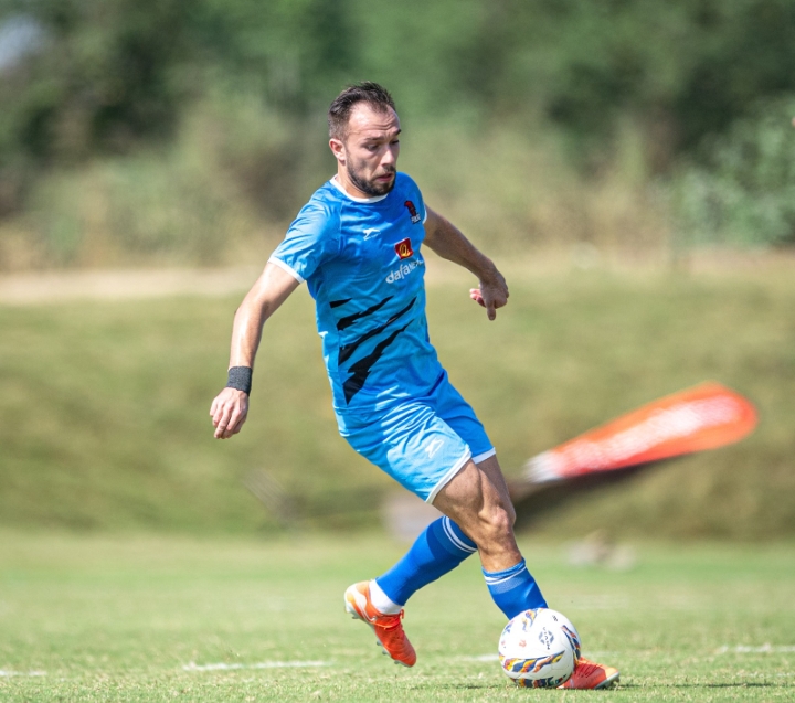 बोस्निया और हर्ज़ेगोविना के अंतरराष्ट्रीय फुटबॉलर समीर ज़ेल्ज़कोविक बोस्निया और हर्ज़ेगोविना के अंतरराष्ट्रीय फुटबॉलर समीर ज़ेल्ज़कोविक