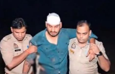 दरोगा की पिस्टल छीनकर भाग रहा हत्यारोपी मुठभेड़ में घायल, दीपावली की रात को गोली मारकर की थी दोस्त की हत्या दरोगा की पिस्टल छीनकर भाग रहा हत्यारोपी मुठभेड़ में घायल, दीपावली की रात को गोली मारकर की थी दोस्त की हत्या