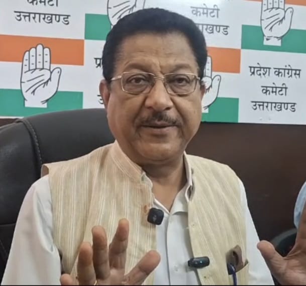 कांग्रेस प्रदेश उपाध्यक्ष सूर्यकांत धस्माना पत्रकारों से बातचीत करते। कांग्रेस प्रदेश उपाध्यक्ष सूर्यकांत धस्माना पत्रकारों से बातचीत करते।