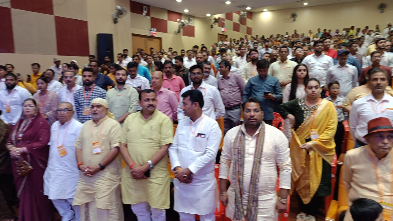 आरएसएस के ‘दीपोत्सव से राष्ट्रोत्सव’ कार्यक्रम को संबोधित किया मुख्यमंत्री ने* आरएसएस के ‘दीपोत्सव से राष्ट्रोत्सव’ कार्यक्रम को संबोधित किया मुख्यमंत्री ने*