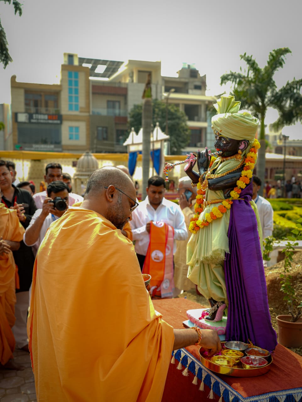 अक्षरधाम मंदिर जयपुर में गोवर्धन पूजा कर मनाया गया भव्य अन्नकूट महोत्सव अक्षरधाम मंदिर जयपुर में गोवर्धन पूजा कर मनाया गया भव्य अन्नकूट महोत्सव