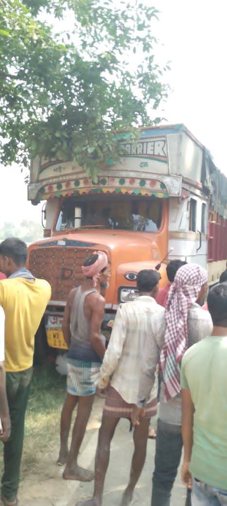 बिष्णुपुर में भीषण सड़क हादसा, एक युवक की मौत, दो गंभीर घायल बिष्णुपुर में भीषण सड़क हादसा, एक युवक की मौत, दो गंभीर घायल