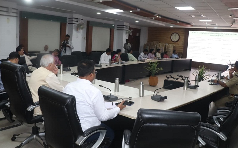 जिला स्तरीय पर्यावरण समिति की बैठक जिला स्तरीय पर्यावरण समिति की बैठक