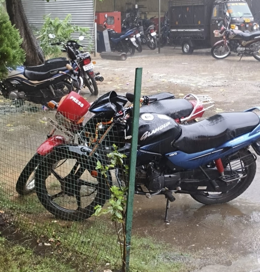 विशाल नायक के परिजनों द्वारा उपलब्ध कराई गई बाइक की तस्वीर विशाल नायक के परिजनों द्वारा उपलब्ध कराई गई बाइक की तस्वीर