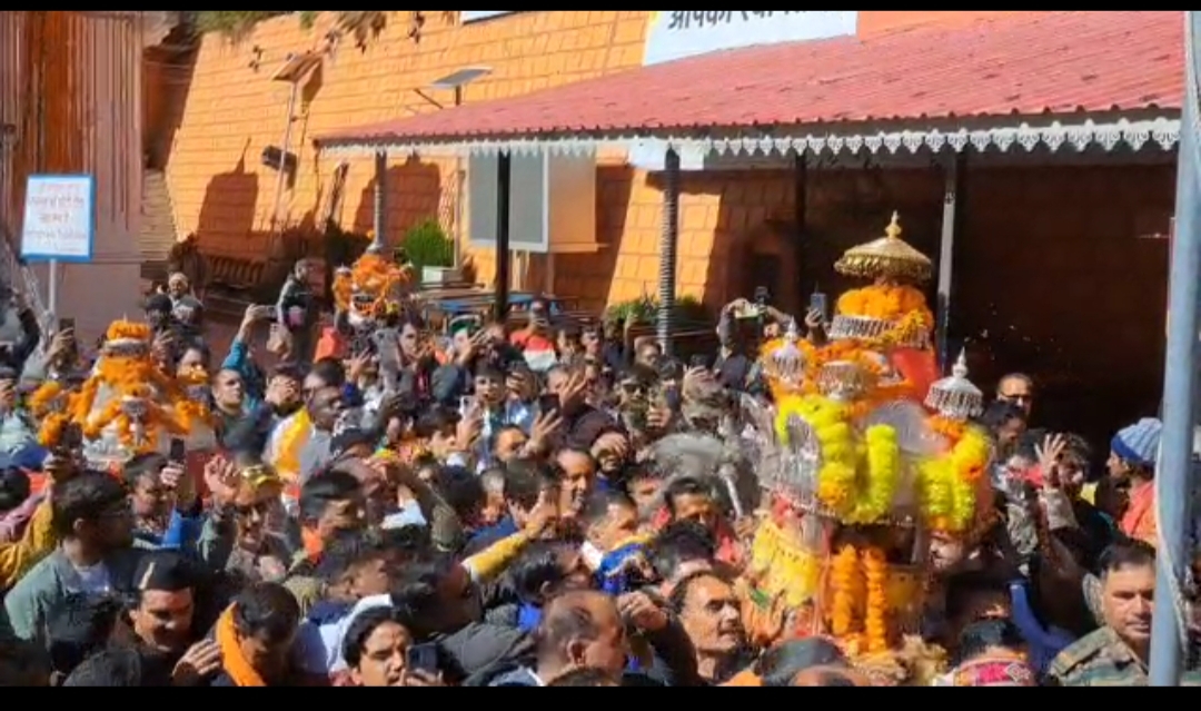 गंगा जी की उत्सव डोली अपने मायके मुखवा के लिए हुई रवाना गंगा जी की उत्सव डोली अपने मायके मुखवा के लिए हुई रवाना