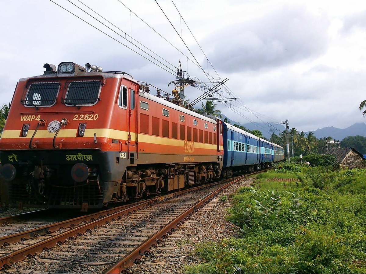 रेलवे भर्ती परीक्षा के मद्देनजर मुरादाबाद, देहरादून और अलीगढ़ जंक्शन से होकर चलेंगी 18 विशेष ट्रेनें रेलवे भर्ती परीक्षा के मद्देनजर मुरादाबाद, देहरादून और अलीगढ़ जंक्शन से होकर चलेंगी 18 विशेष ट्रेनें