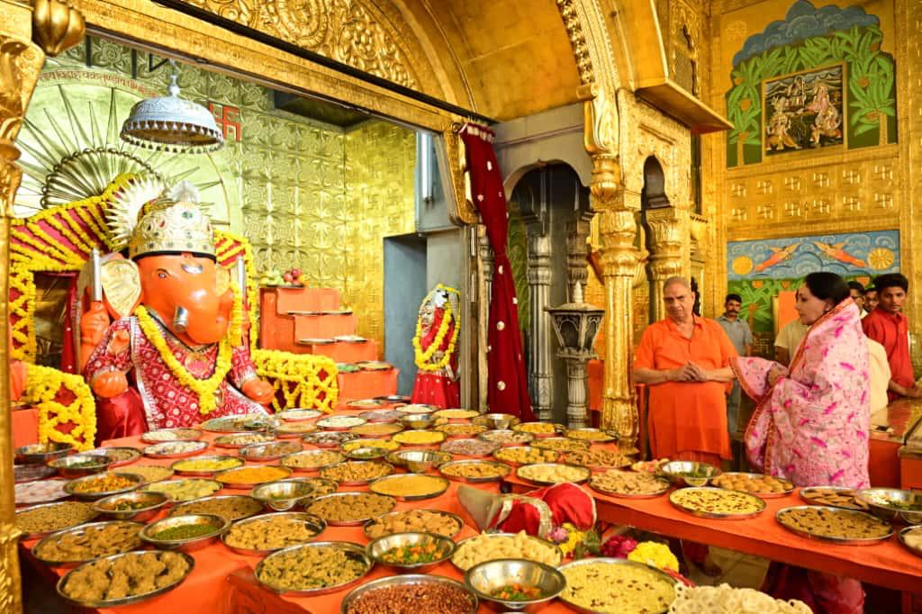 उपमुख्यमंत्री दीया कुमारी ने मोती डूंगरी गणेश मंदिर में किए दर्शन