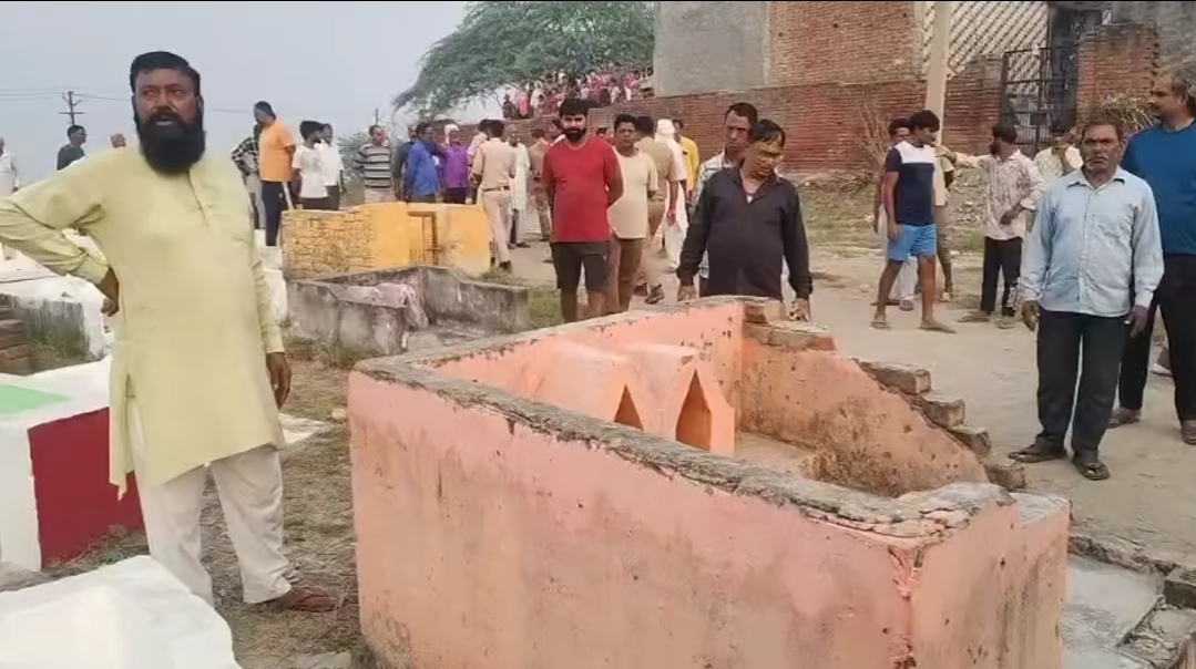 घटना की जानकारी देते पीड़ित घटना की जानकारी देते पीड़ित