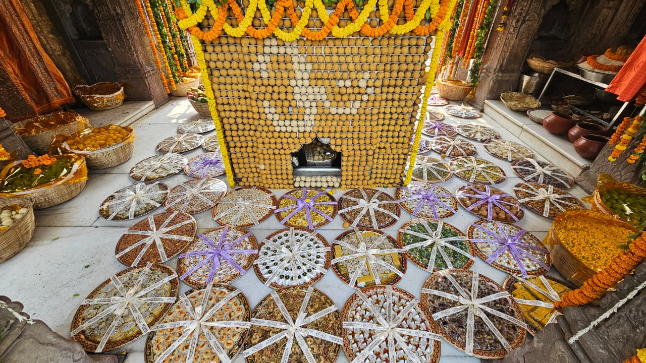 श्री काशी विश्वनाथ का अन्नकूट श्रृंगार श्री काशी विश्वनाथ का अन्नकूट श्रृंगार