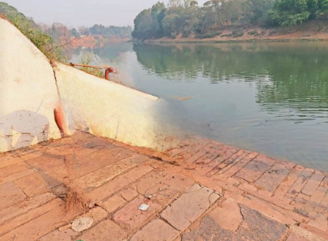 इंद्रावती नदी का महादेवघाट इंद्रावती नदी का महादेवघाट