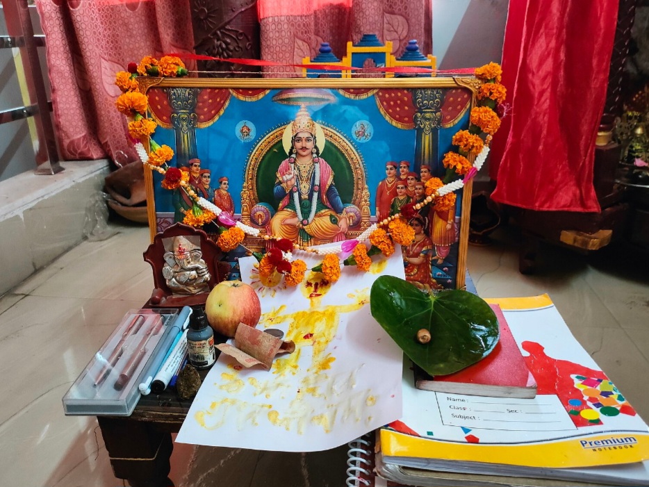 फाइल फोटो चित्रगुप्त भगवान की तस्वीर फाइल फोटो चित्रगुप्त भगवान की तस्वीर
