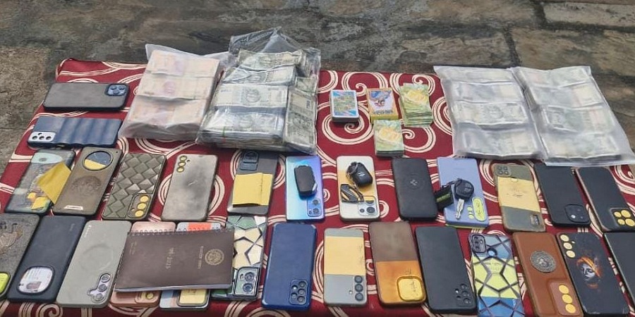 छतरपुर पुलिस की बड़ी कार्रवाई, देरी रोड के हाई-प्रोफाइल जुआ फड़ पर छापा छतरपुर पुलिस की बड़ी कार्रवाई, देरी रोड के हाई-प्रोफाइल जुआ फड़ पर छापा