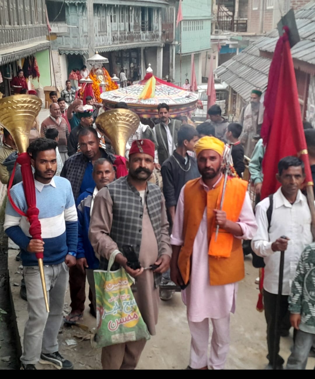 भैया दूज के अवसर पर निकला महामाया पांगणा का रथ। भैया दूज के अवसर पर निकला महामाया पांगणा का रथ।