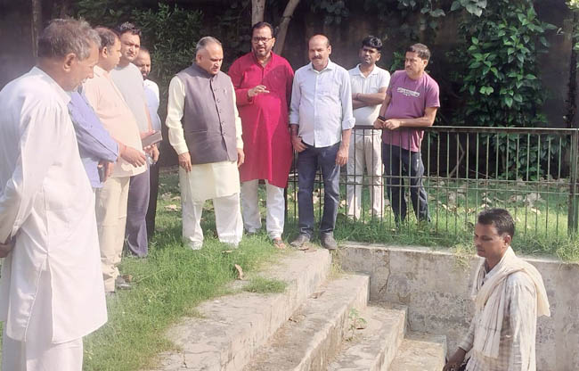 सोनीपत लोक आस्था का महापर्व छठ पूजा की तैयारियों  का जायजा लेते हुए मेयर राजीव जैन। सोनीपत लोक आस्था का महापर्व छठ पूजा की तैयारियों  का जायजा लेते हुए मेयर राजीव जैन।