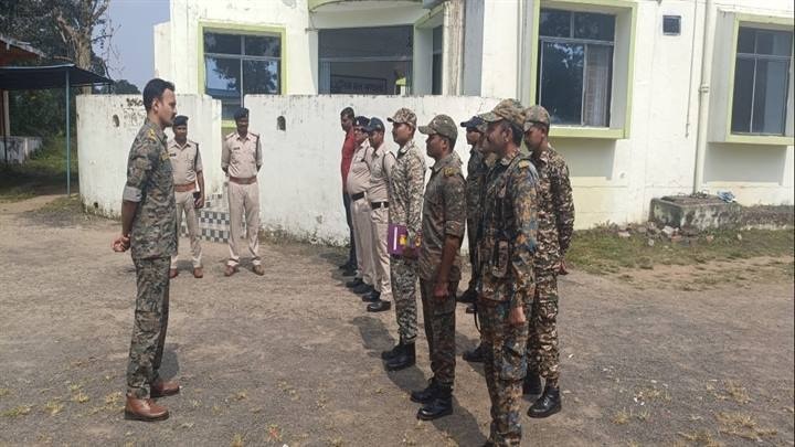 मवई एवं बिछिया थाना का किया औचक निरीक्षण