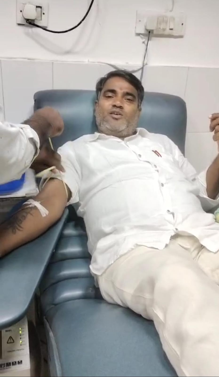 70वां रक्तदान करते सनी 70वां रक्तदान करते सनी