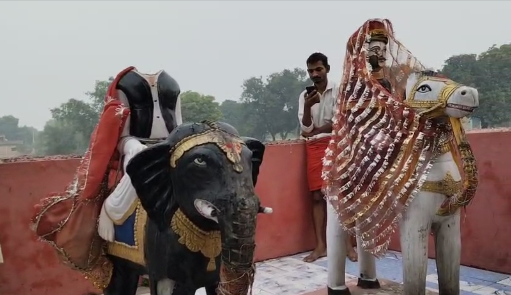 क्षतिग्रस्त प्रतिमाएं क्षतिग्रस्त प्रतिमाएं