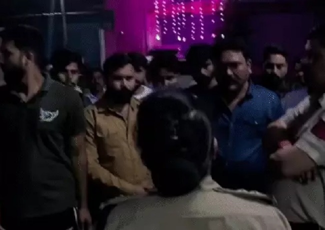 कटनी में देर रात थाने पर हमला कटनी में देर रात थाने पर हमला