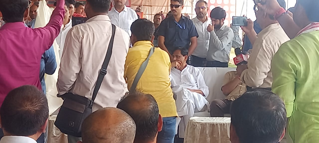 तैयारी में जुटे नेता तैयारी में जुटे नेता