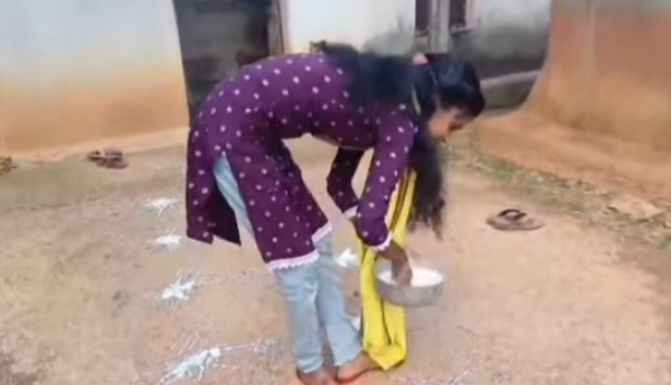 झाड़ग्राम में पारंपरिक बांधना पर्व झाड़ग्राम में पारंपरिक बांधना पर्व