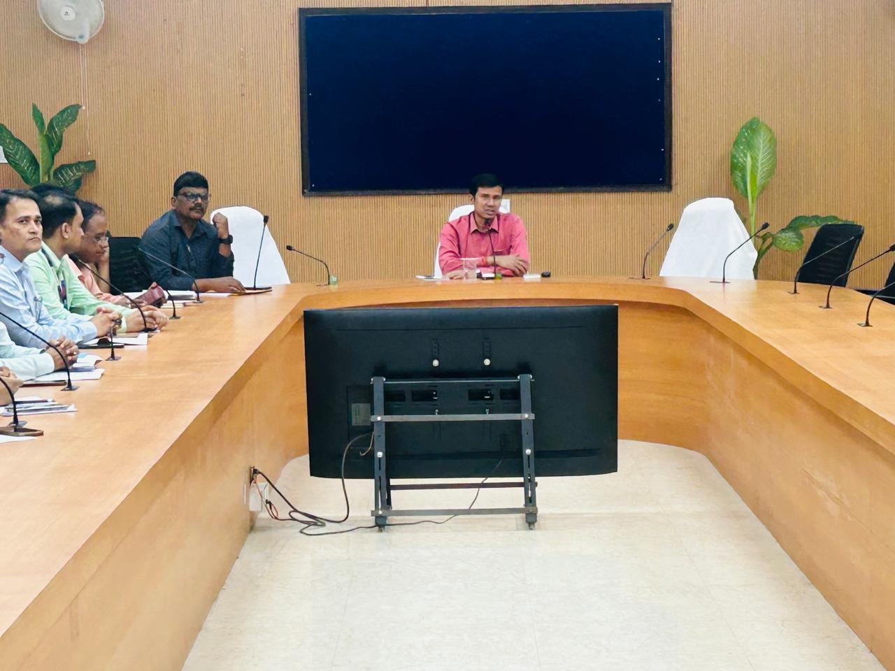 कोरबा सीईओ जिला पंचायत ने ली पीएम सूर्यघर योजना की बैठक, बैंकों में लंबित प्रकरणों के शीघ्र निराकरण के दिए निर्देश कोरबा सीईओ जिला पंचायत ने ली पीएम सूर्यघर योजना की बैठक, बैंकों में लंबित प्रकरणों के शीघ्र निराकरण के दिए निर्देश