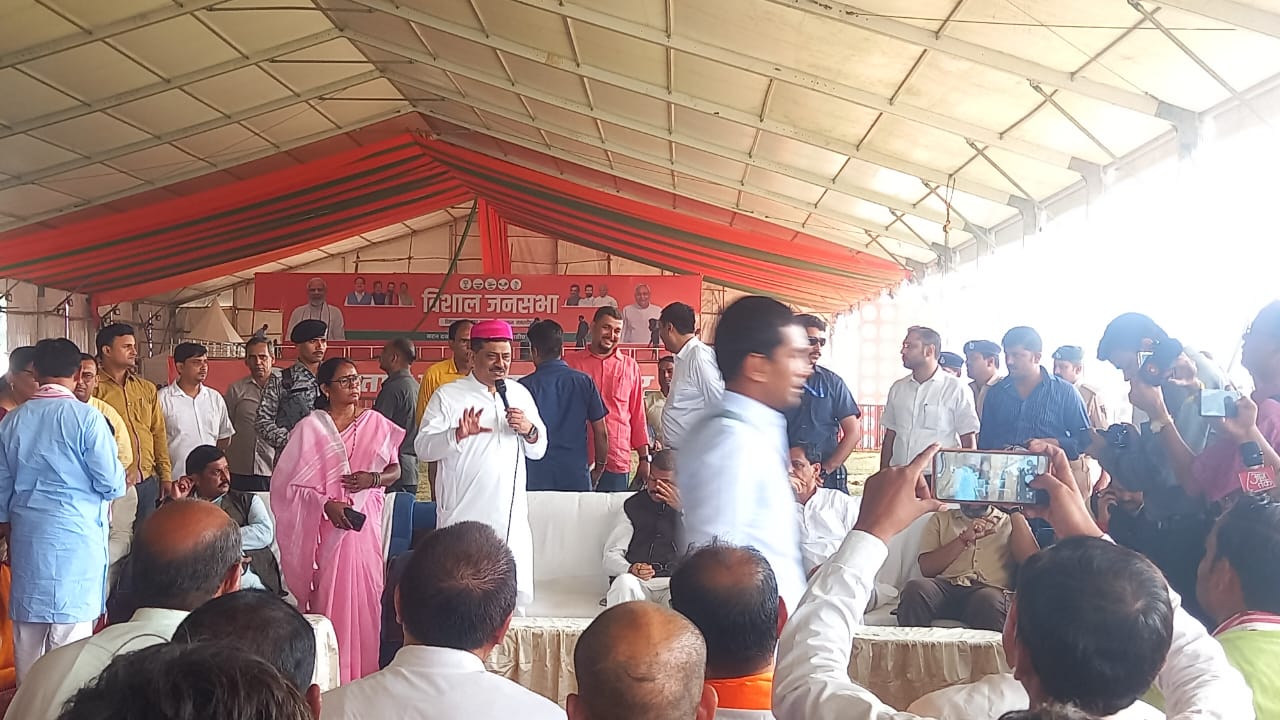 तैयारी में जुटे नेता तैयारी में जुटे नेता