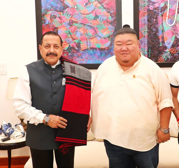 नागालैंड के मंत्री तेमजेन इमना अलोंग ने की केंद्रीय मंत्री डॉ. जितेन्द्र सिंह से मुलाकात
