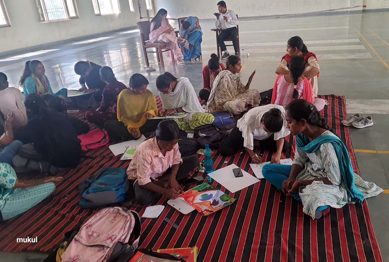 प्रतियोगिताओं में हिस्सा लेती छात्राएं। प्रतियोगिताओं में हिस्सा लेती छात्राएं।