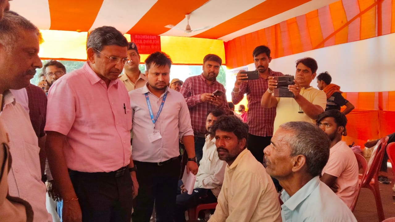 DRM talking to passengers DRM talking to passengers