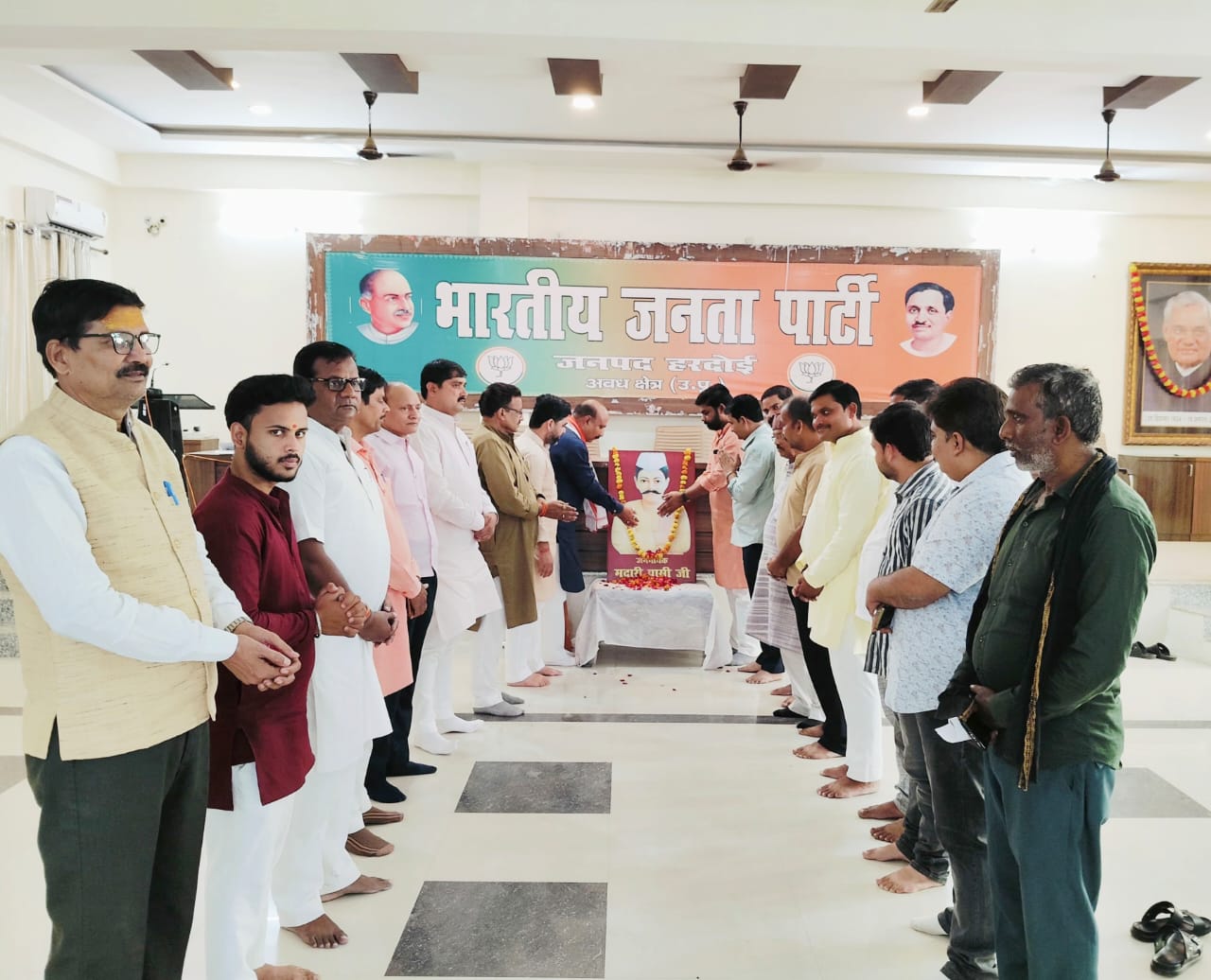 भाजपाइयों ने मनाई स्वतंत्रता संग्राम सेनानी मदारी पासी की जन्म जयंती भाजपाइयों ने मनाई स्वतंत्रता संग्राम सेनानी मदारी पासी की जन्म जयंती