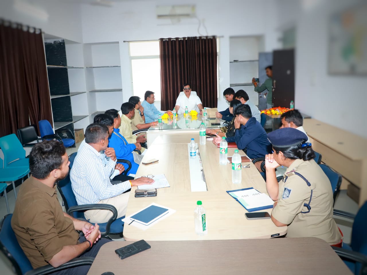 राज्यमंत्री ने अफसरों को दिए दिशा-निर्देश राज्यमंत्री ने अफसरों को दिए दिशा-निर्देश