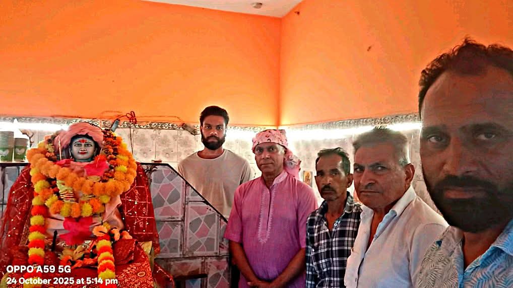 सिद्ध बाबा गरीबनाथ मंदिर खानपुर में हुई पूजा-अर्चना सिद्ध बाबा गरीबनाथ मंदिर खानपुर में हुई पूजा-अर्चना