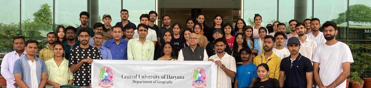 अध्ययन दल के साथ मौजूद कुलपति प्रो. टंकेश्वर कुमार। अध्ययन दल के साथ मौजूद कुलपति प्रो. टंकेश्वर कुमार।