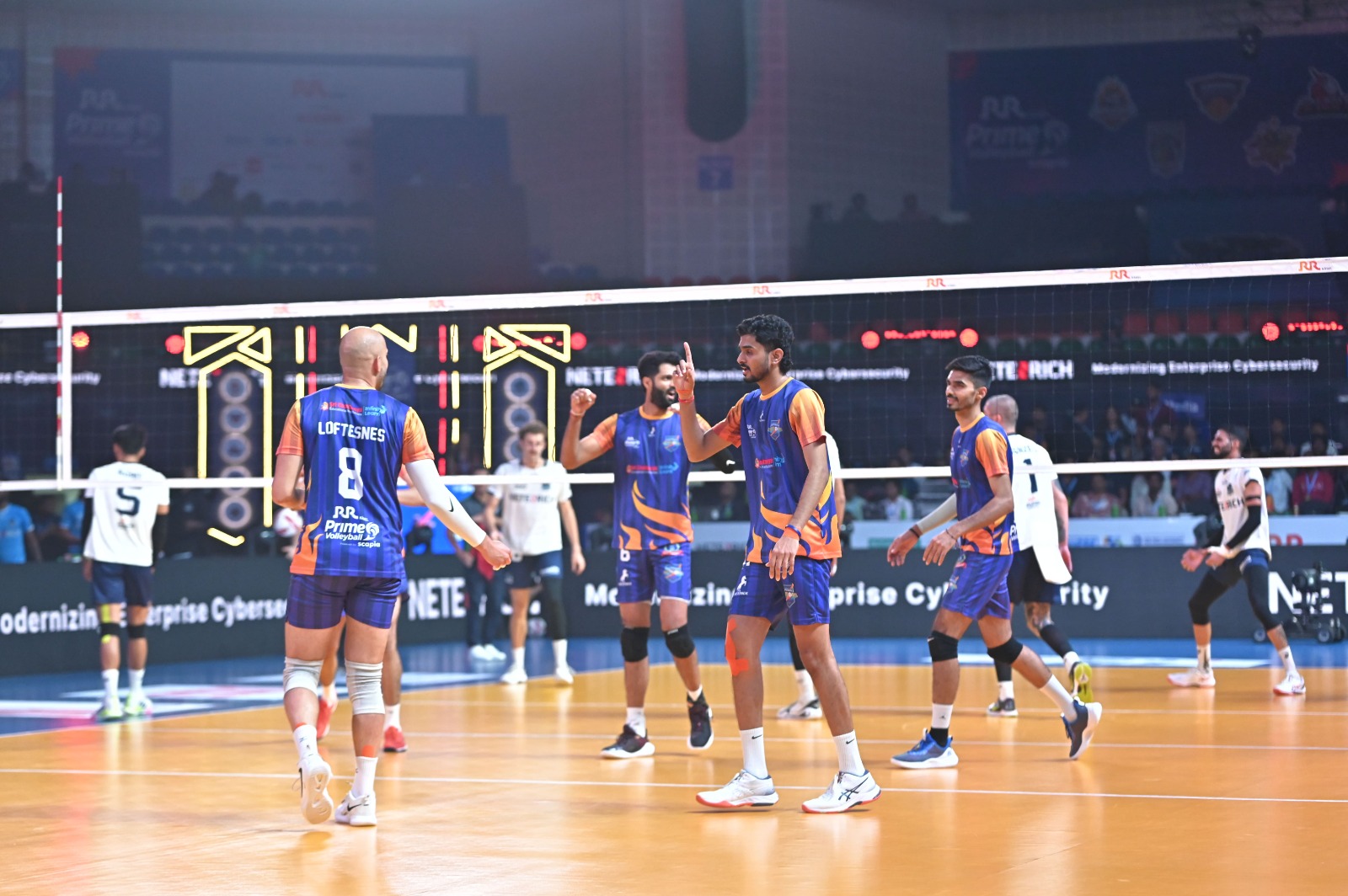 मुंबई मीटीयर्स और गोवा गार्डियंस के बीच खेले गए मैच का दृश्य मुंबई मीटीयर्स और गोवा गार्डियंस के बीच खेले गए मैच का दृश्य