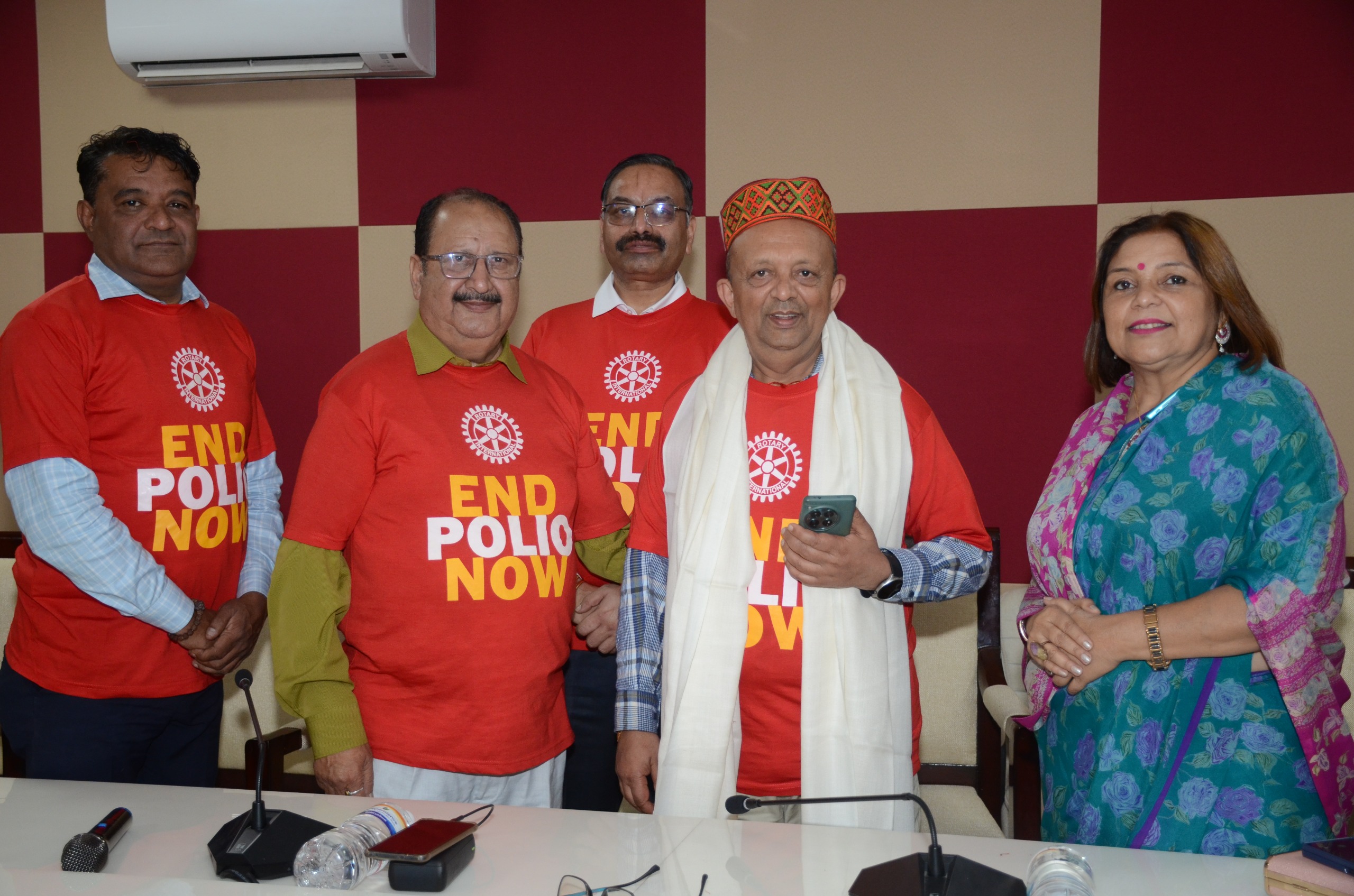 कार्यशाला के दौरान मौजूद। कार्यशाला के दौरान मौजूद।