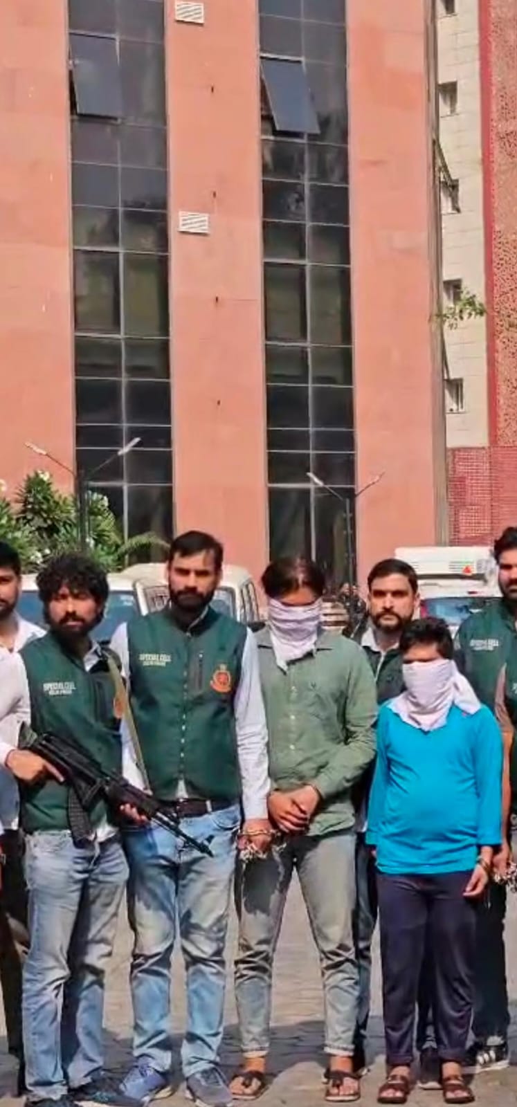 गिरफ्तार किए गए संदिग्ध आतंकियों की फोटो