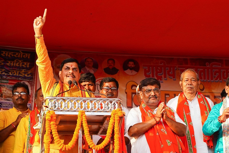 मप्र के मुख्यमंत्री ने बिहार में चुनावी जनसभाओं को संबोधित किया मप्र के मुख्यमंत्री ने बिहार में चुनावी जनसभाओं को संबोधित किया