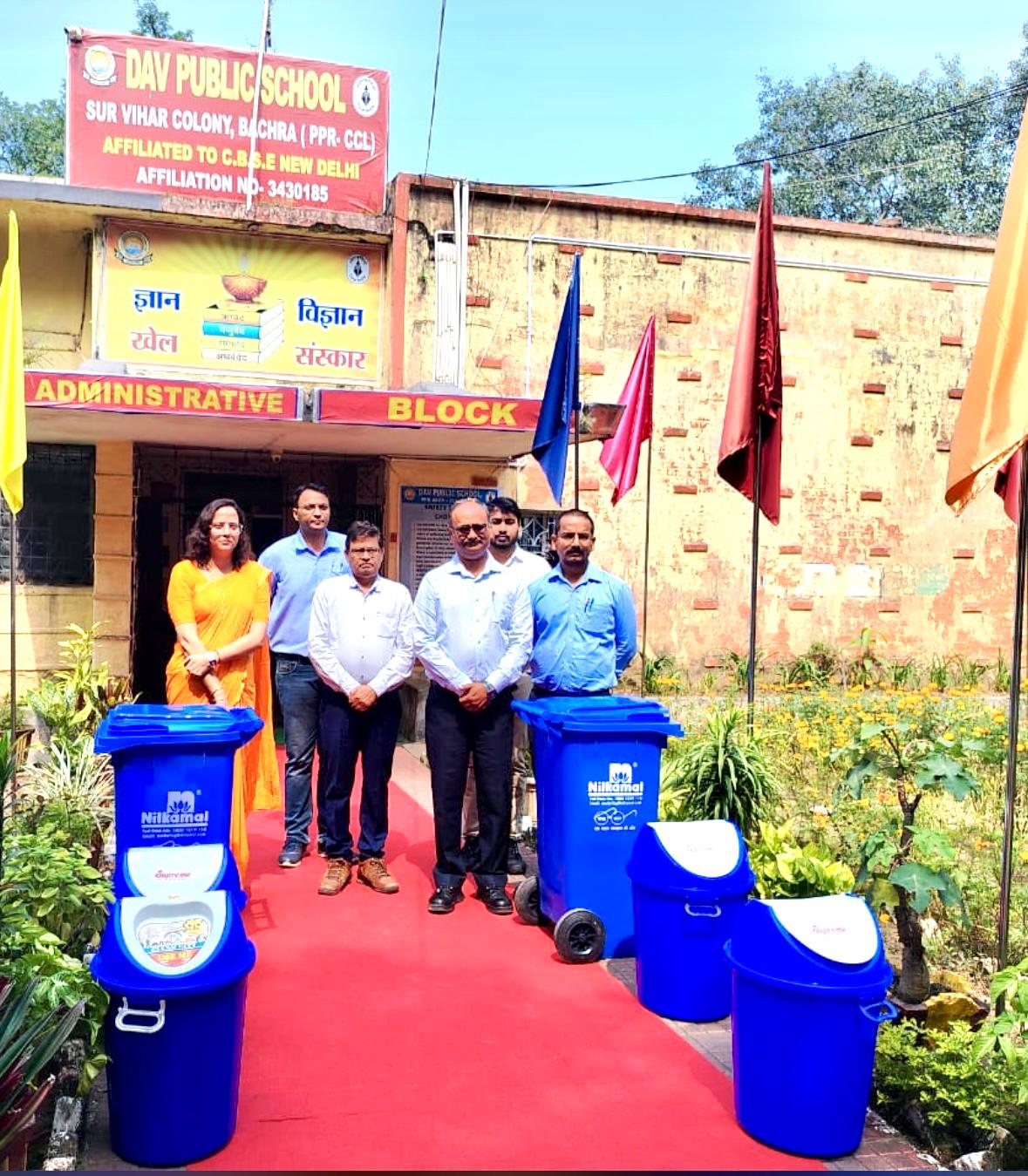 कैंपेन के दाैरान सीसीएल अधिकारी पदाधिकारीगण